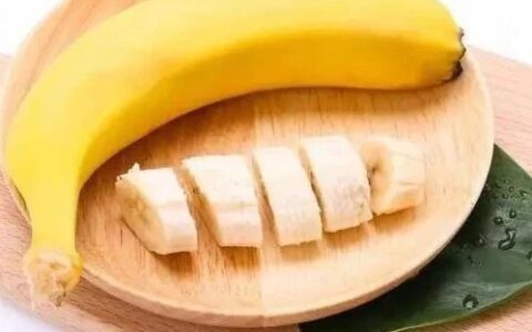每天吃一根香蕉，最好的防病果，很多人都吃错了！